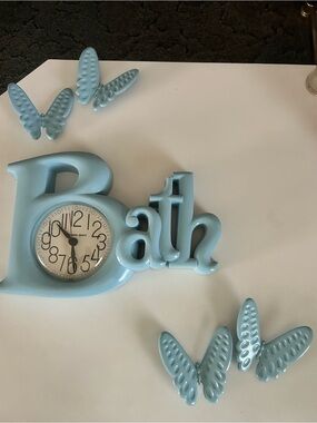 Bath Wall Clock Decor in Light Blue